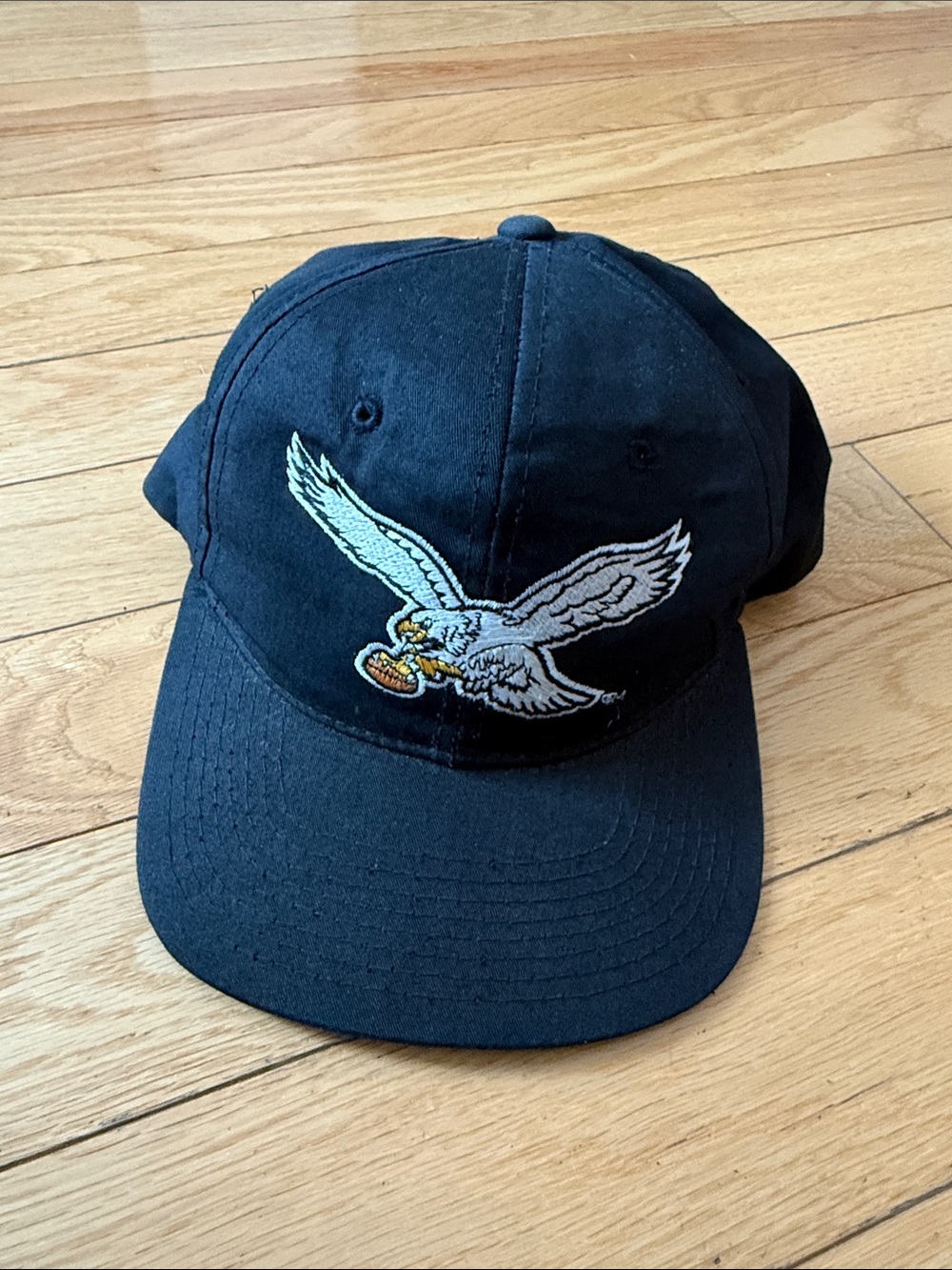 STARTER Philadelphia Eagles Vintage Hat with Embroidered Eagle